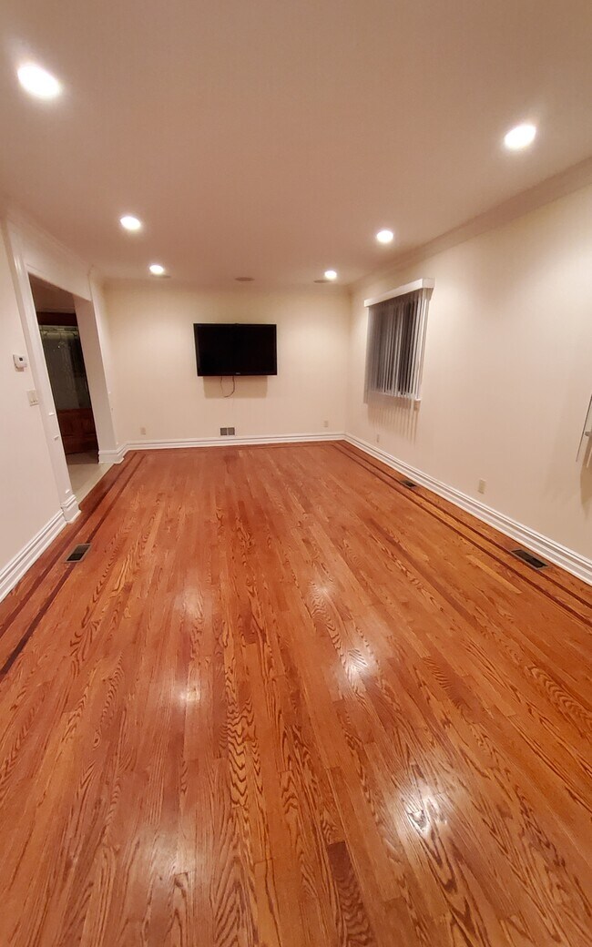 Building Photo - 65 Fulton Ave