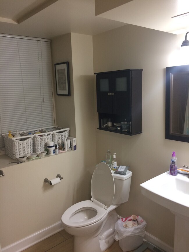 Building Photo - 1659 N Halsted St