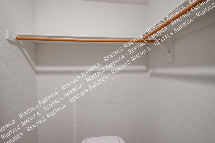 Building Photo - 123 N Washington St