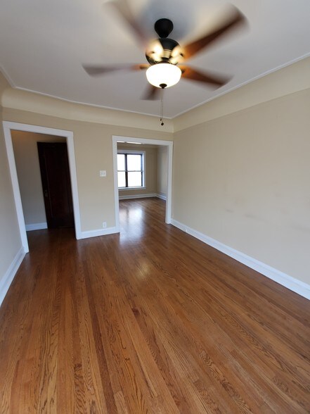 Building Photo - 6520 N Glenwood Ave