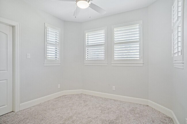 Building Photo - 13297 Roanoke Rd