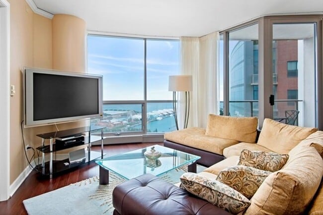 Building Photo - Stunning 3b3b Condo Unit in Highly Desired Lake Shore East