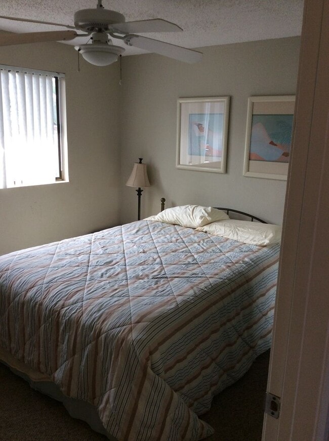 Building Photo - Mostly furnished upstairs 2 bed., 2 full bathroom Kihei Shores condo