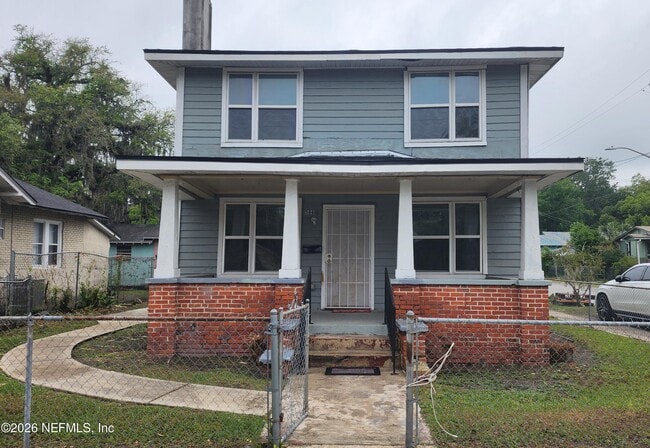 Building Photo - 346 Acosta St