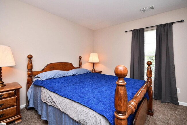 Building Photo - 4 Riverbed Dr