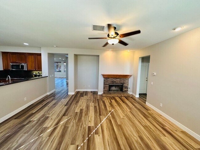Building Photo - Oversized 5 bedroom Copper Canyon Murrieta...
