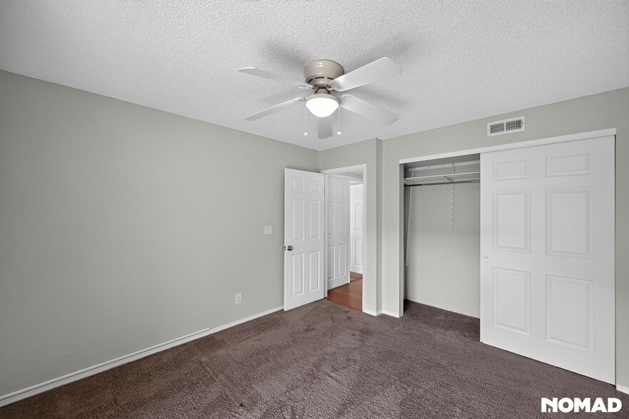 Building Photo - 8225 S Fairmount Dr