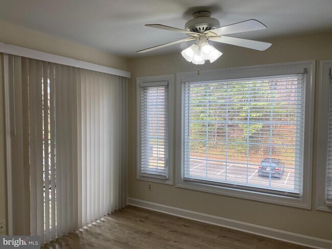 Building Photo - 12233 Fairfield House Dr