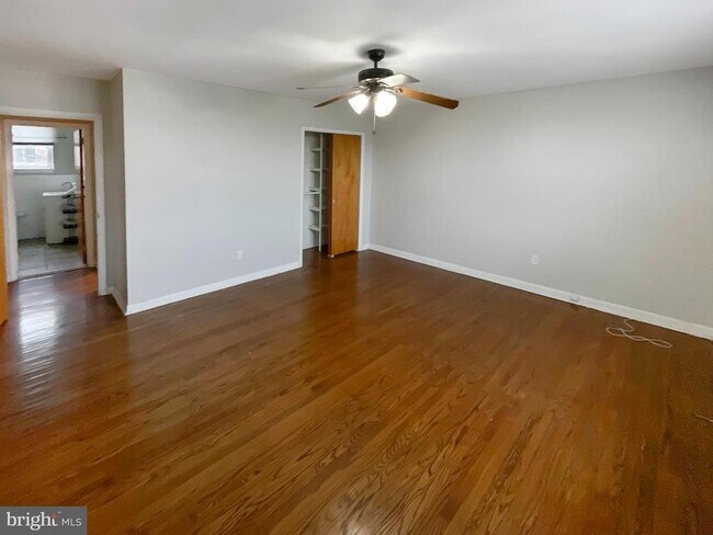 Building Photo - 1409 N 76th St