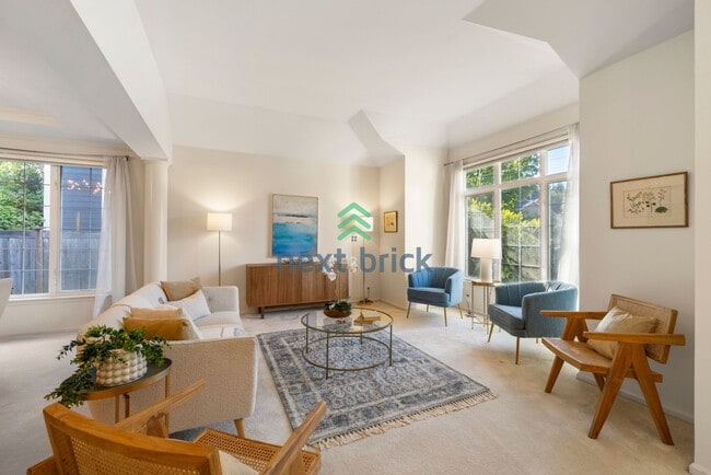 Building Photo - Stunning 3 BEDS & 2 BATH SINGLE FAMILY HOUSE FOR RENT