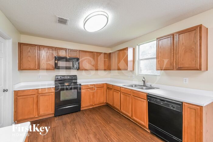 Building Photo - 1204 McMillen Dr