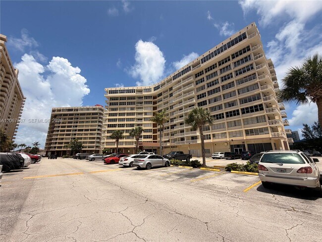 Building Photo - 1825 S Ocean Dr