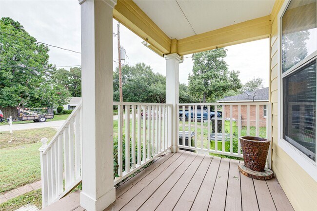 Building Photo - 1206 Grunwald Heights Blvd