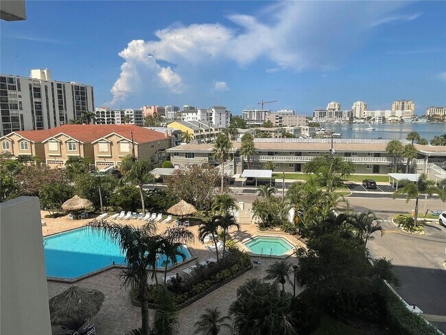 Building Photo - 400 Island Way