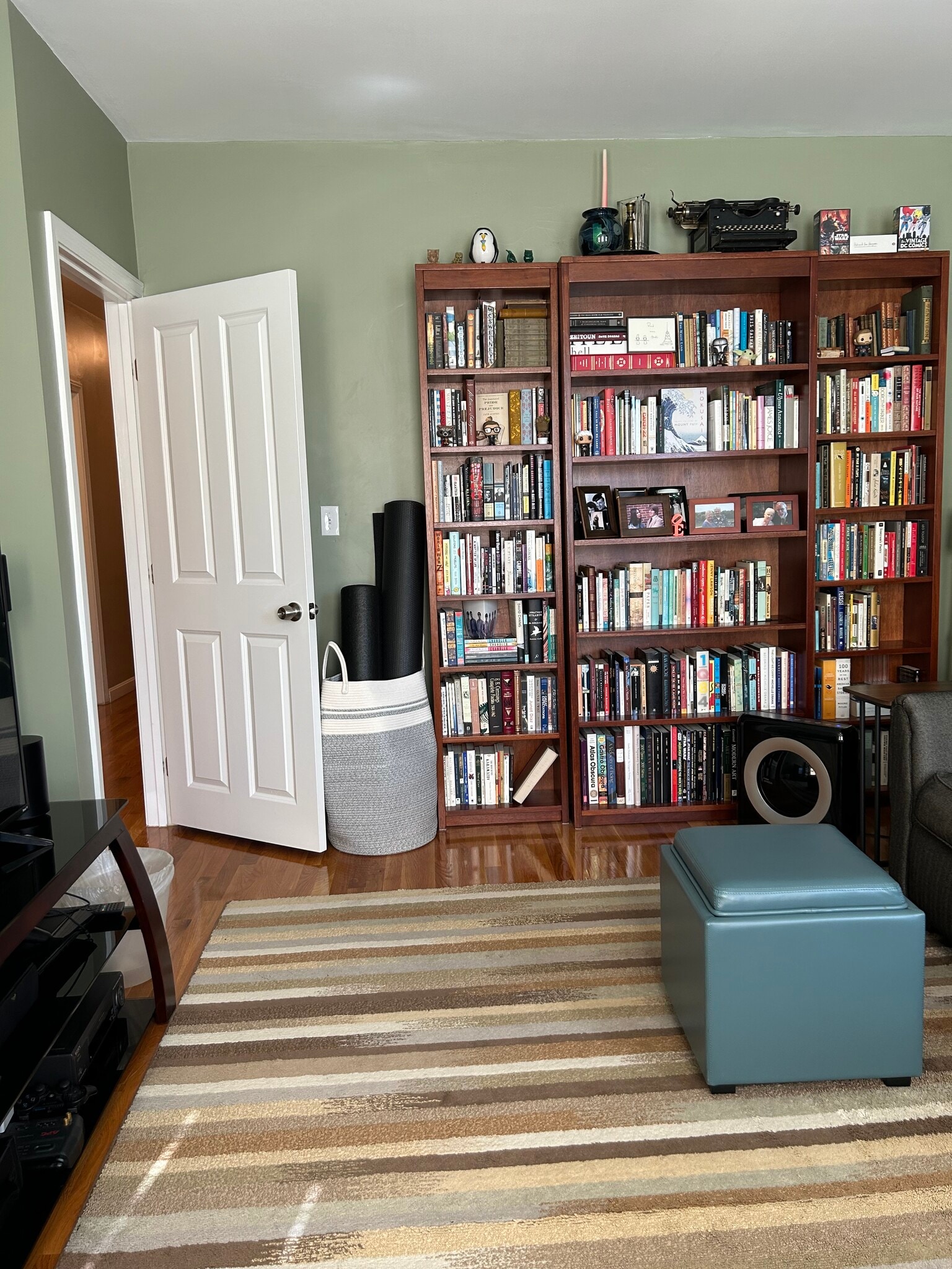 Building Photo - 49 Mozart St