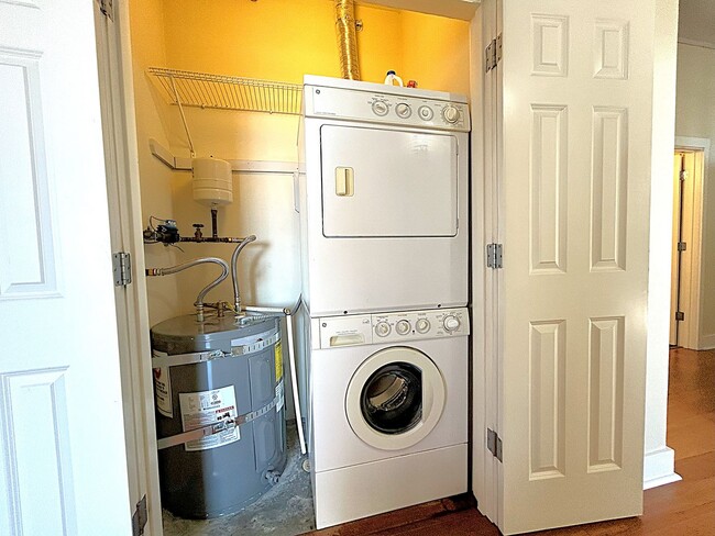 Building Photo - Perkins Building One Bedroom w/ Dedicated ...