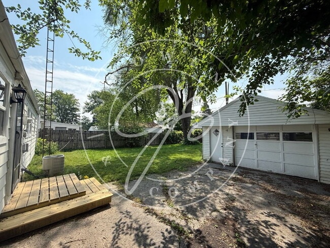 Building Photo - 242 E Northgate Pkwy
