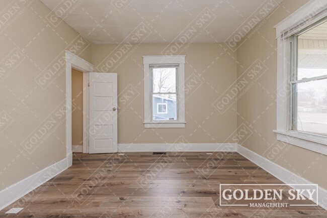 Building Photo - 2440 S Hoyt Ave