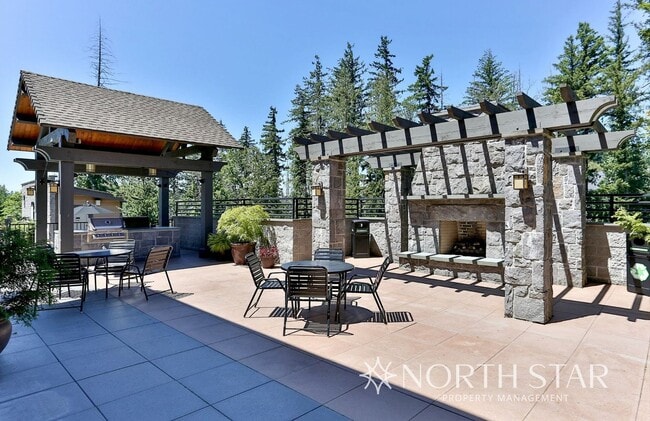Building Photo - Stunning Renaissance at Peterkort Woods To...