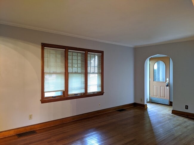 Building Photo - 1124 29th St