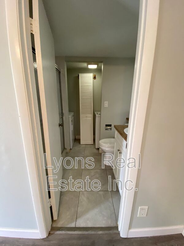 Building Photo - 1667 Park Meadows Dr