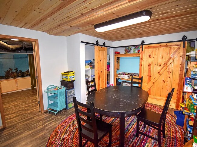 Building Photo - Welcome Home! This beautiful and spacious home