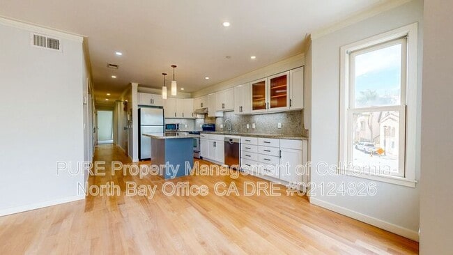 Building Photo - 3051 San Bruno Ave