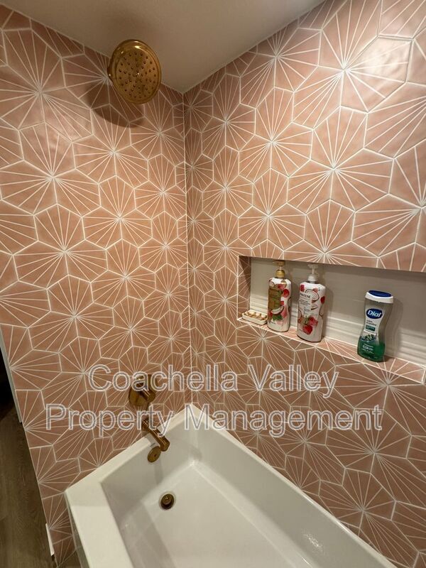 Building Photo - 77739 Woodhaven Dr S