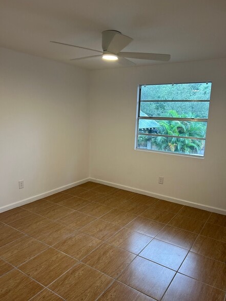 Building Photo - 310 E Frances Ave
