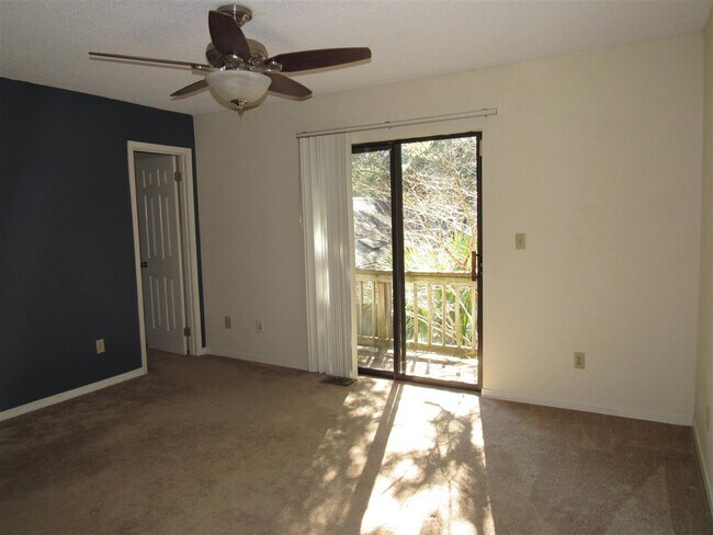 Building Photo - 3501 Parkwood Ave