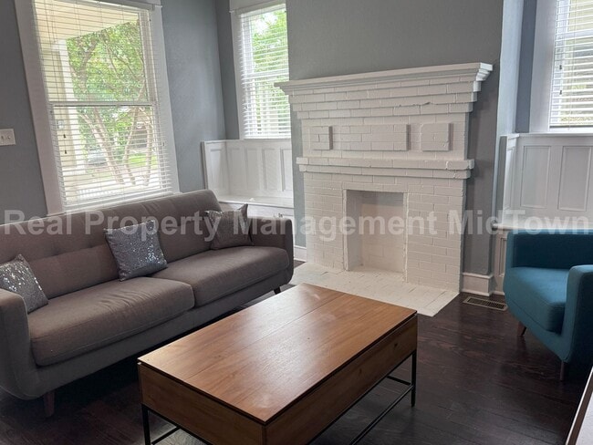 Building Photo - Live in the Heart of One of Dallas’ Most I...