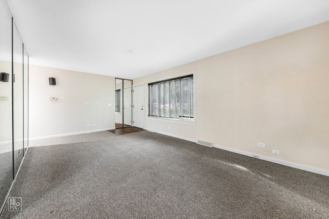 Building Photo - Roselle Two Bed Ranch