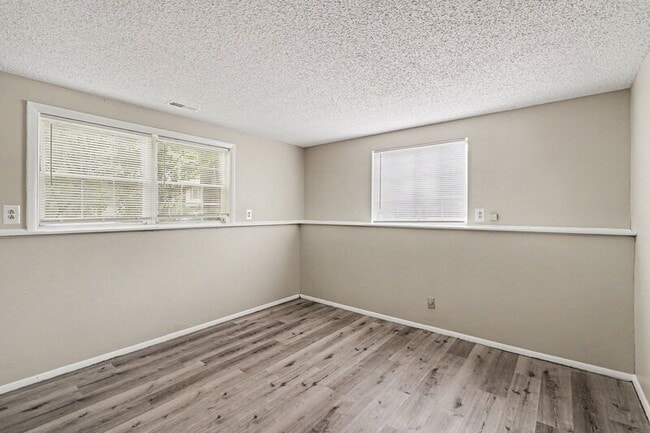 Building Photo - 6201 Turtle Neck Ln