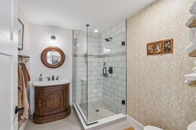 Building Photo - 1304 Santa Rosa Ct