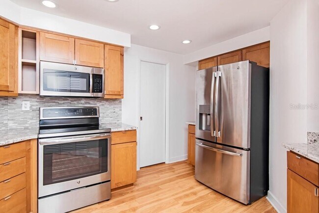 Building Photo - 1002 S Harbour Island Blvd