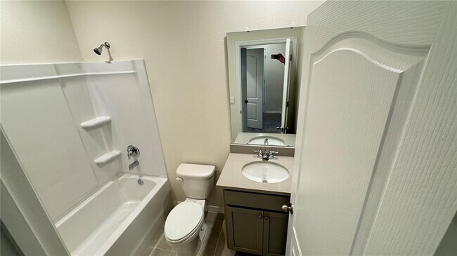 Building Photo - 2915 Canary Ave