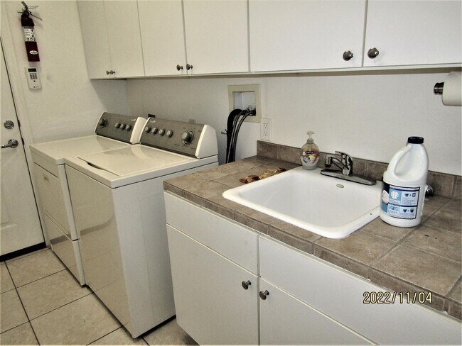 Building Photo - 82487 Bogart Dr