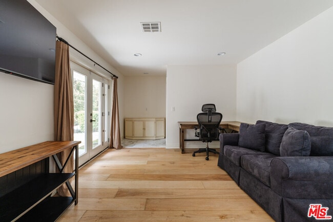 Building Photo - 15514 Del Gado Dr