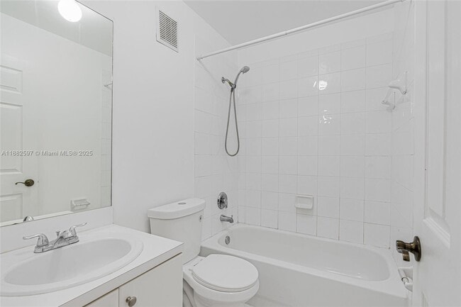 Building Photo - 2319 SE 24th Ave