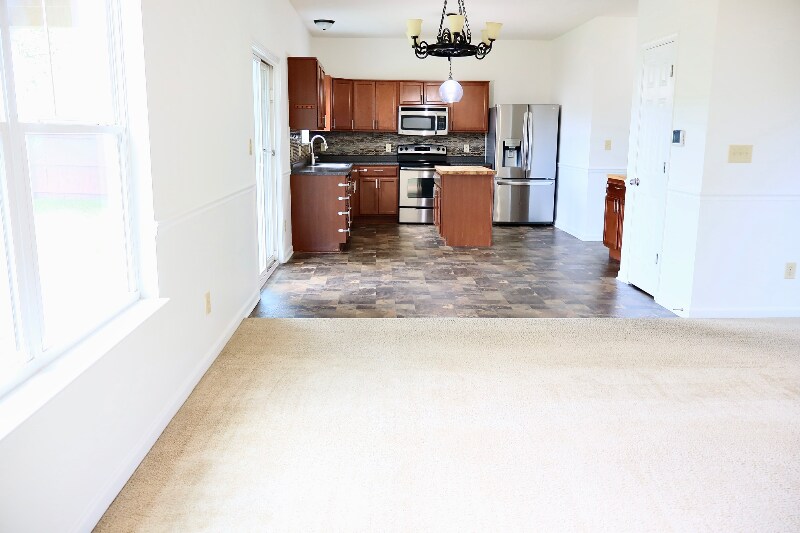 Building Photo - 6215 Enclave Blvd