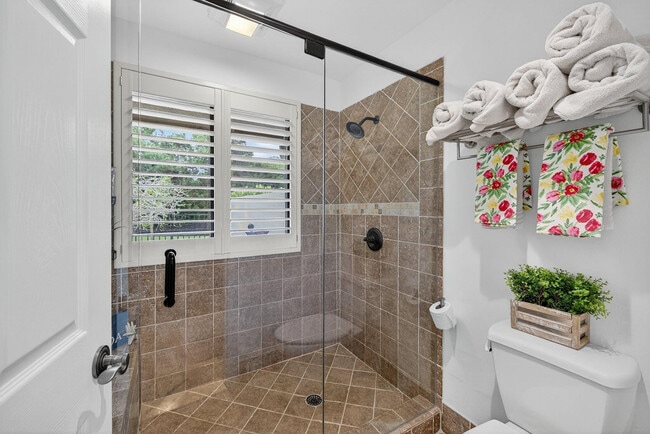 Building Photo - 2801 Deer Creek Country Club Blvd