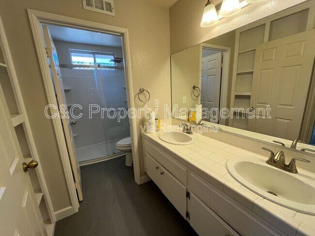 Building Photo - 17673 Streamside Ln