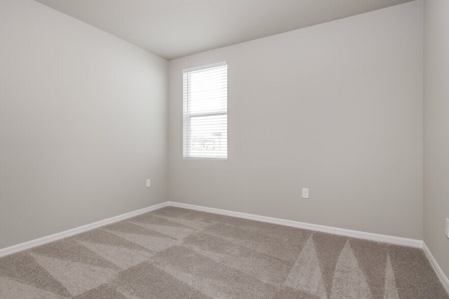 Building Photo - 5264 Sanders Oak Trl