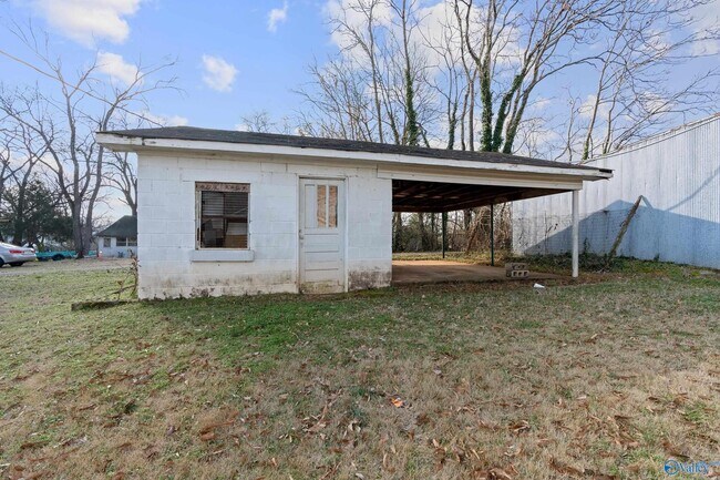 Building Photo - 2909 6th Ave SW