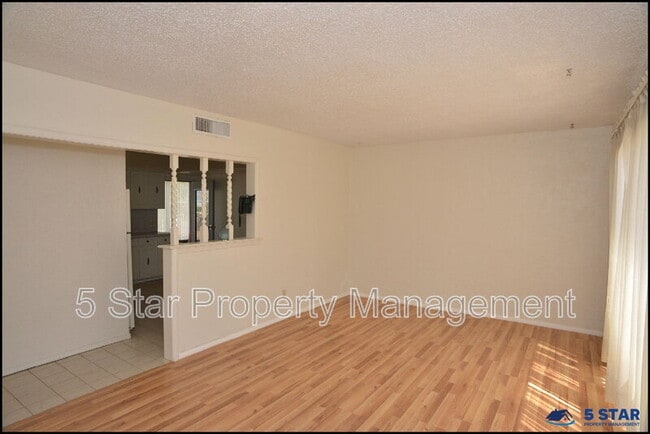Building Photo - 6106 Tejas Dr