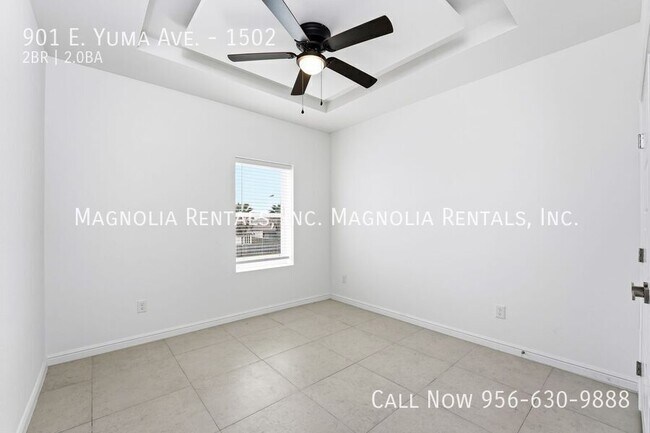 Building Photo - 901 E Yuma Ave