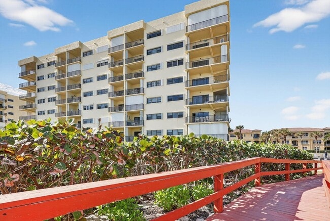 Building Photo - 7410 S Ocean Dr