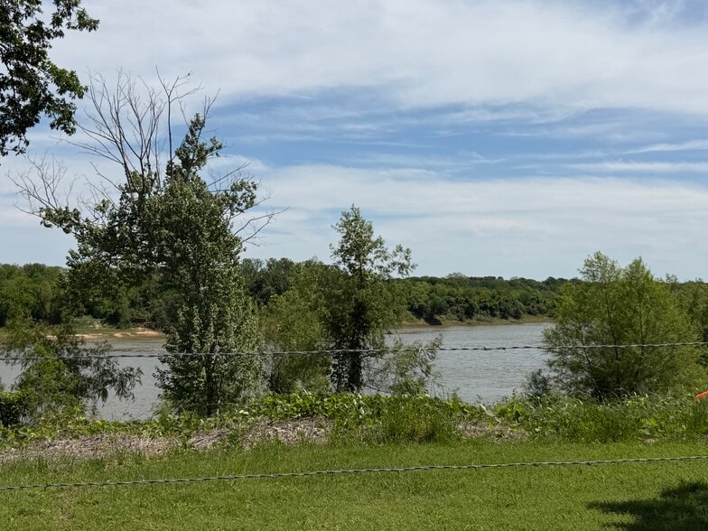 Building Photo - 152 Riverboat Dr