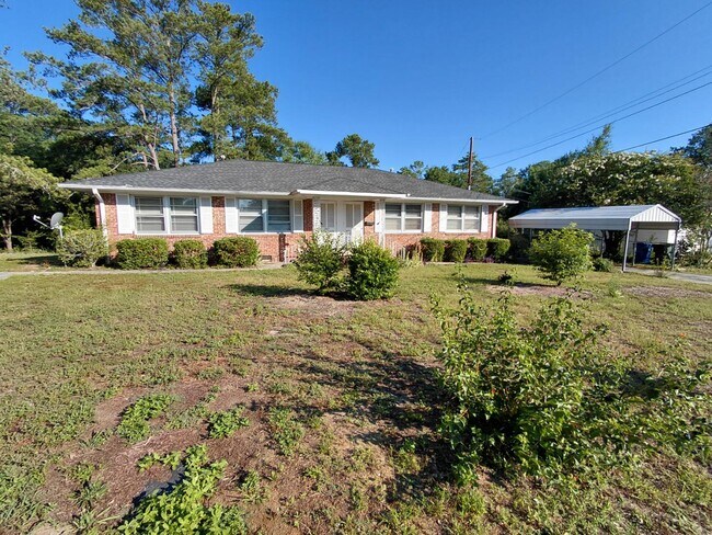 Building Photo - 1507 Brennen Rd