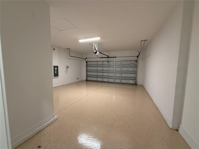 Building Photo - 3915 Big Sky Dr